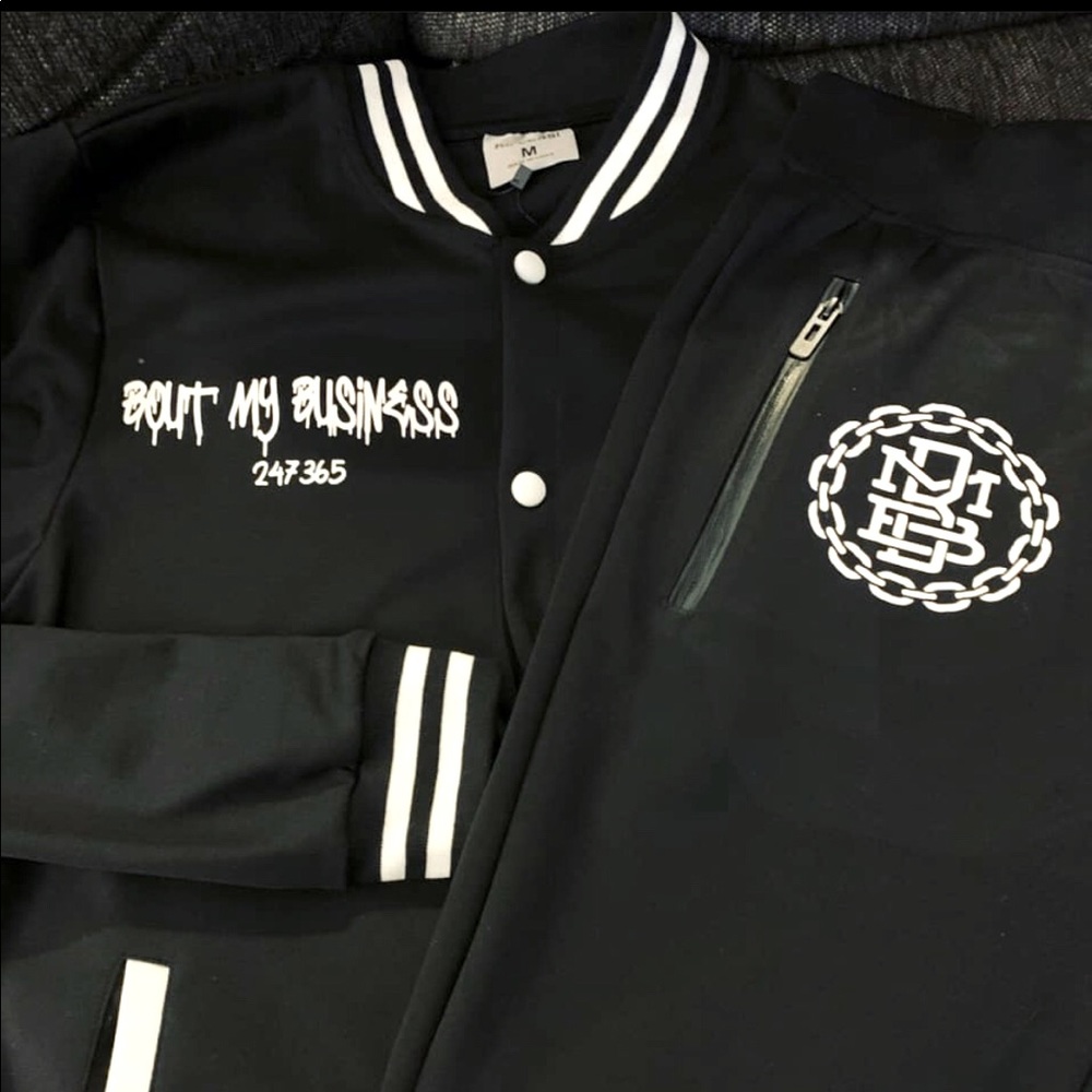 Black jogger sweatsuit size S-XL